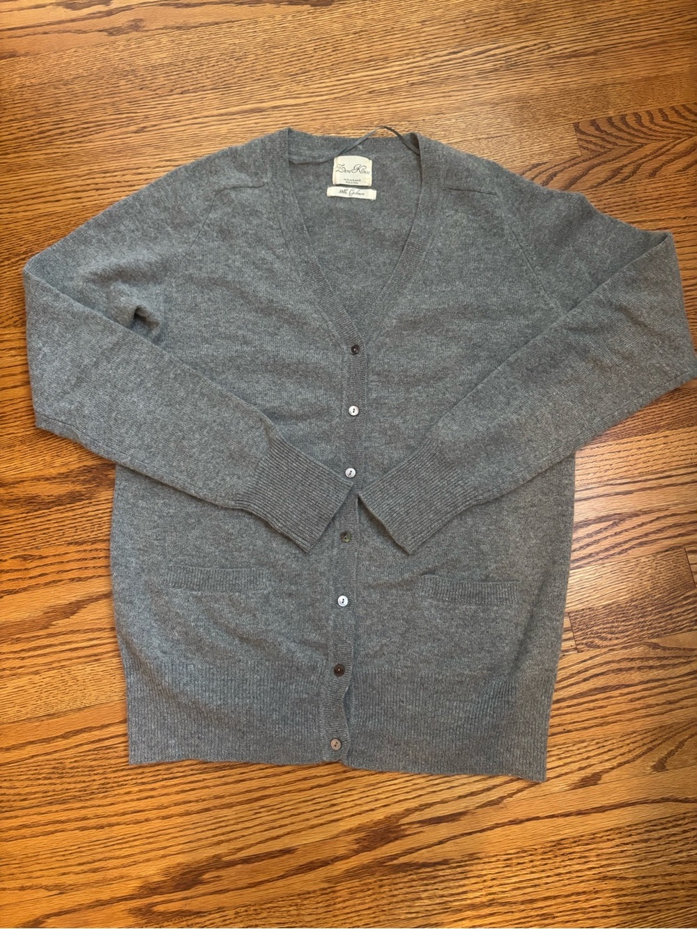 Zara Gray V‑Neck Women’s Button Cardigan 100% Cashmere size medium